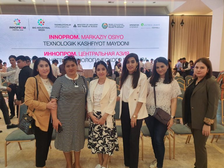 Universitet doktorantlari “Innoprom-2022″da